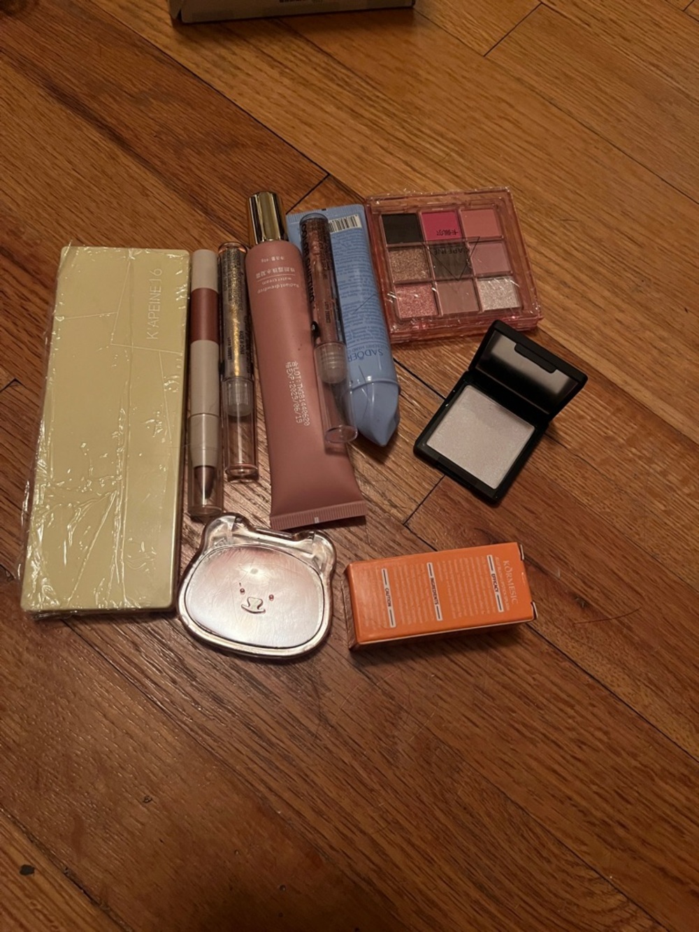 Assorted Women’s Makeup Set - 10 pieces price firm